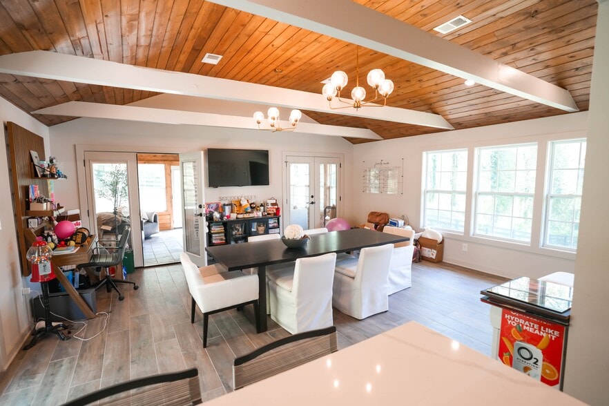 Building Photo - 5360 Hillsboro Pike