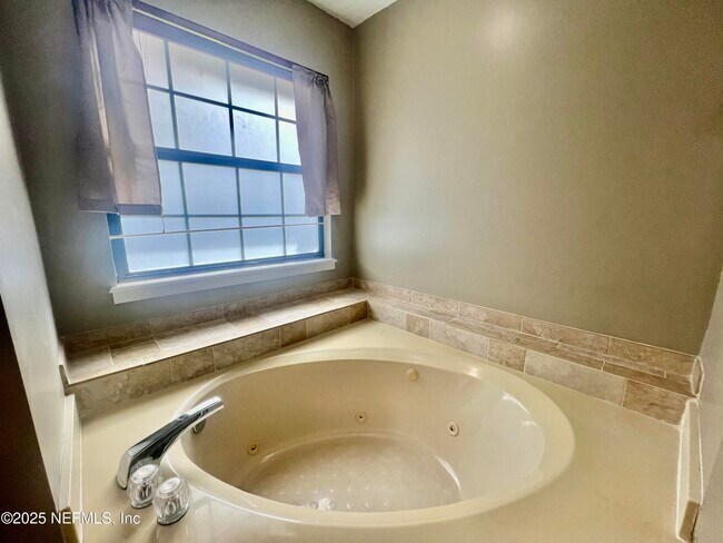 Building Photo - 8456 Bandera Cir W