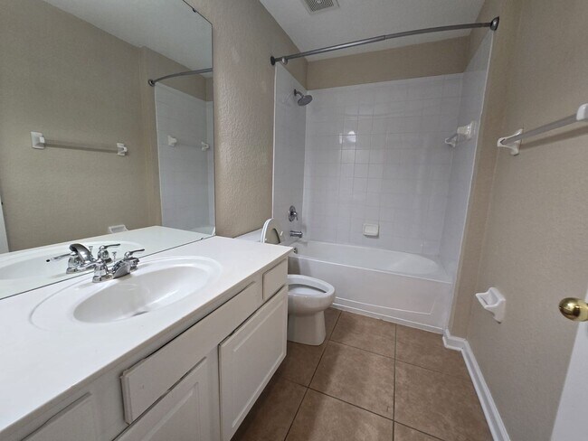 Building Photo - Beautiful home in Gated community