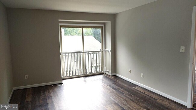 Building Photo - 35 Eastford Ct