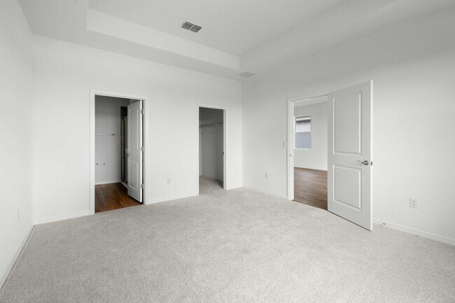 Building Photo - Towns at Woodsdale Villa! -3/2/2 in Wesley...