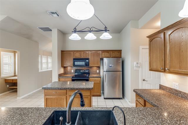 Building Photo - 9832 Old Field Dr