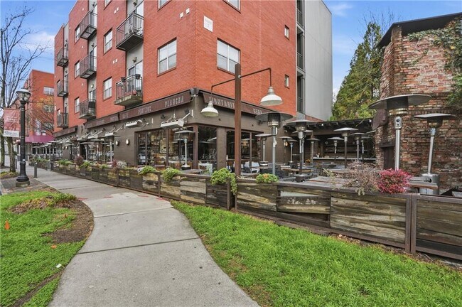 Building Photo - 870 Inman Vlg Pkwy NE