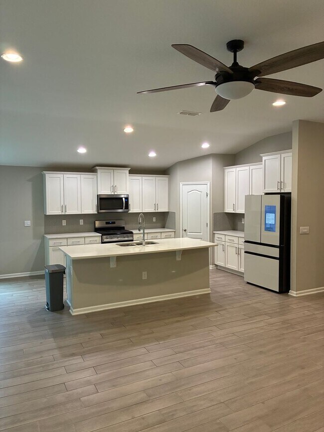 Building Photo - 107 Holm Pl