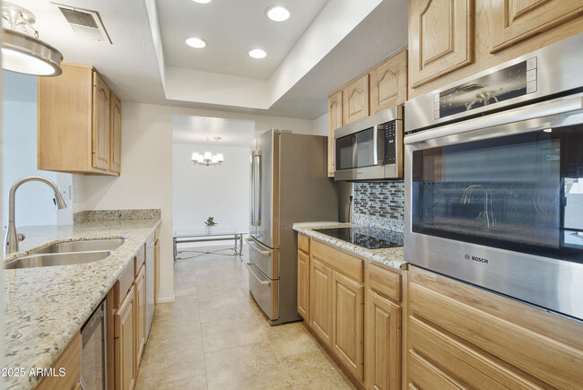 Building Photo - 15218 N 37th Ave