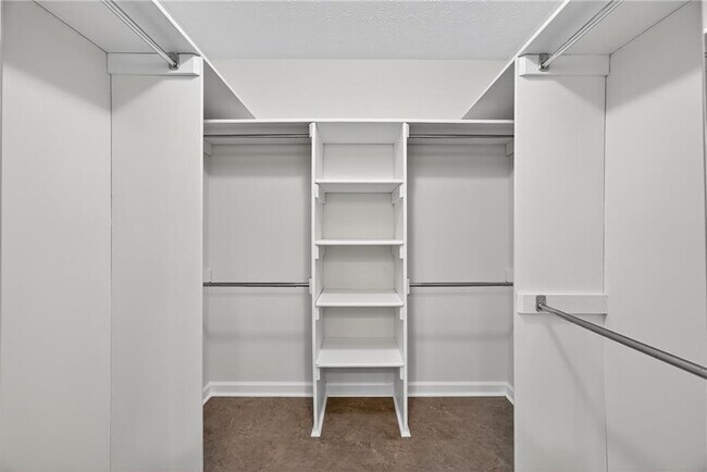 Building Photo - 1570 Greyfield Trce