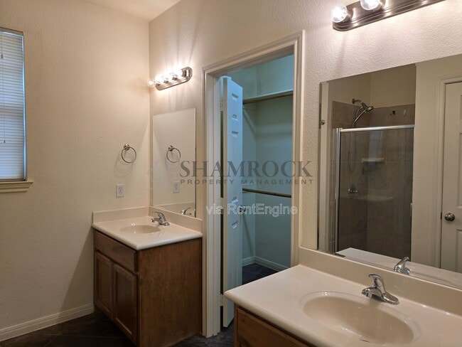 Building Photo - 3068 Clydesdale Way