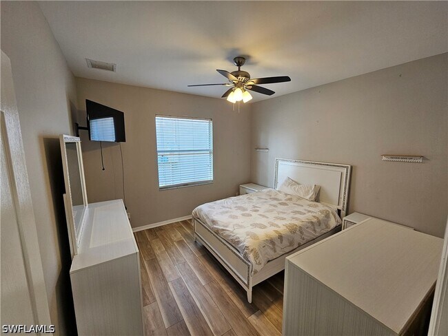 Building Photo - 8343 Laurel Lakes Blvd