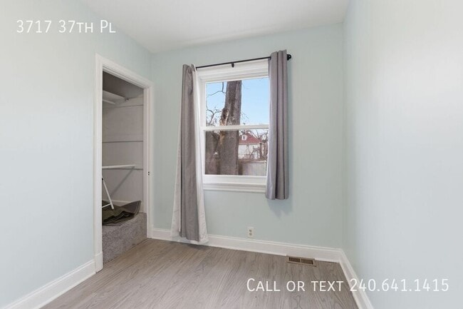 Building Photo - 3717 37th Pl