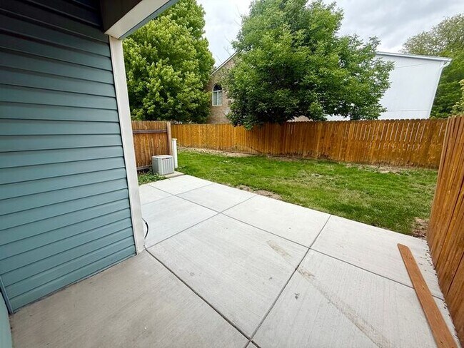 Building Photo - 3 Bed/2.5Bath Townhome in Greeley