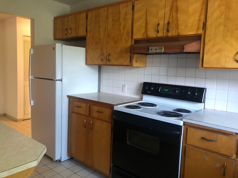 Building Photo - 525 NE Kamiaken St
