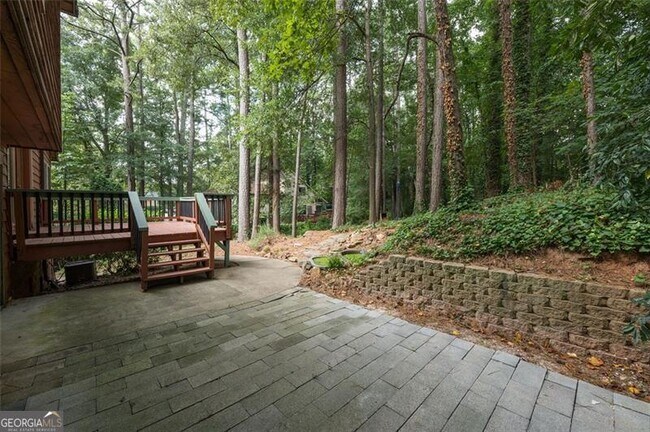 Building Photo - 4535 Kings Crossing Dr NE
