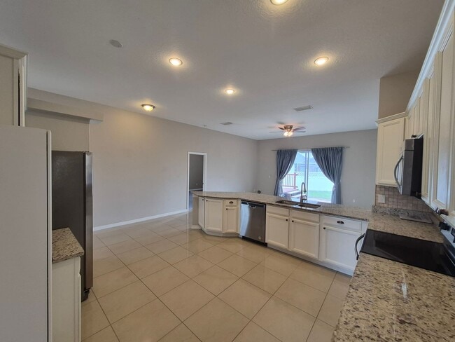 Building Photo - 5403 Loma Vista Loop