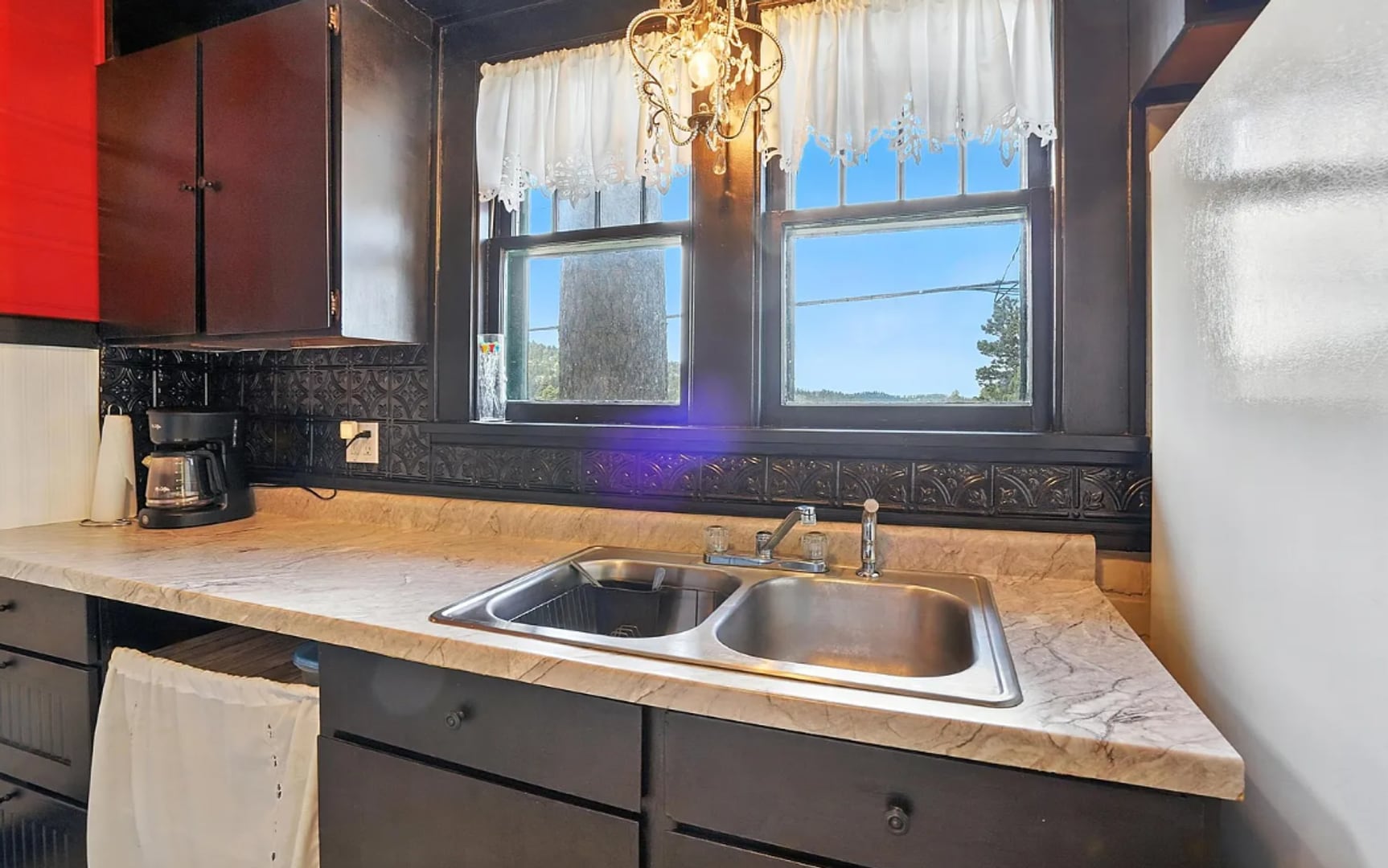 Building Photo - 212 May St