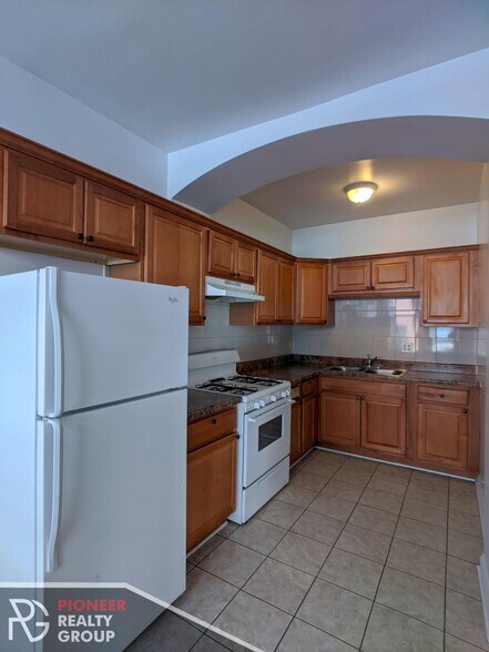 Building Photo - 3735 N Spaulding Ave