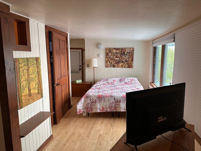 Building Photo - 2913 Kachemak Dr