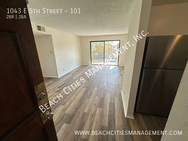 Building Photo - 1043 E 5th St