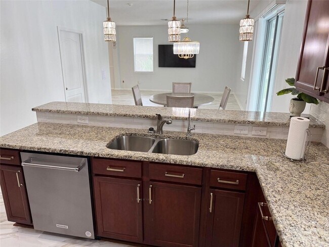 Building Photo - 12236 Fairlawn Dr