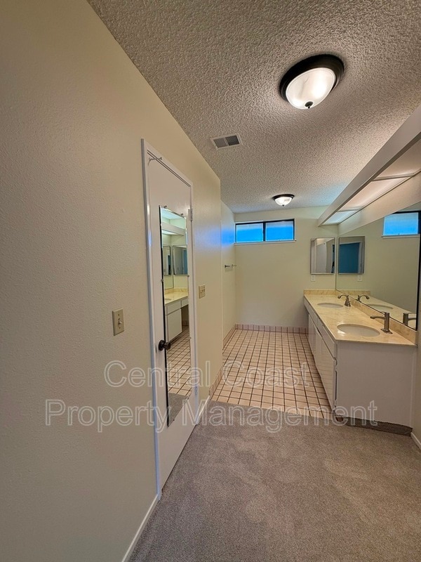 Building Photo - 1360 Josselyn Canyon Rd