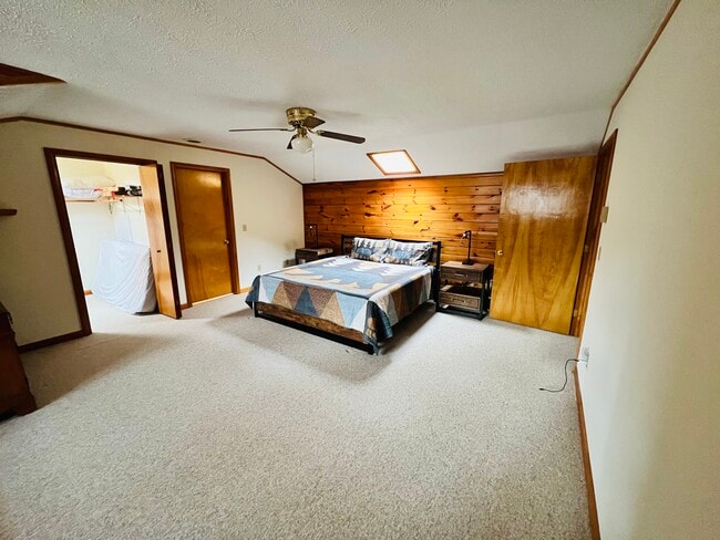 Building Photo - 526 Gleanings Dr