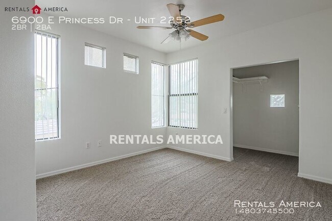 Building Photo - Beautiful Condo in Larronata