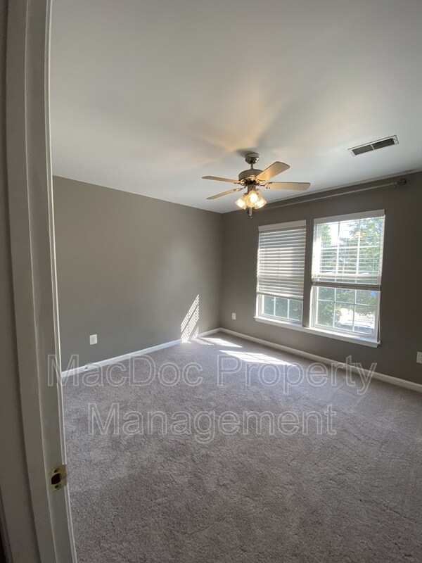 Building Photo - 5619 Joshua Tree Cir