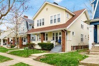 Building Photo - 228 E Kelso Rd