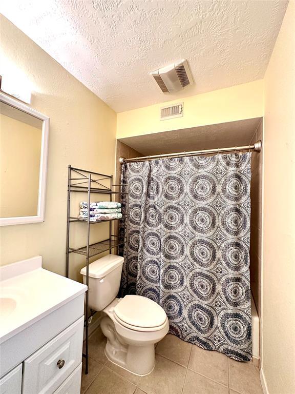 Building Photo - 500 Tiki Dr