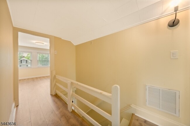 Building Photo - 28 N Hillside Ave