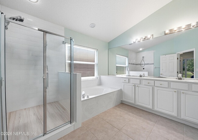 Building Photo - 1380 Fairway Village Dr