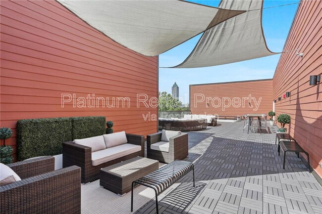 Building Photo - 525 Parkway Dr NE