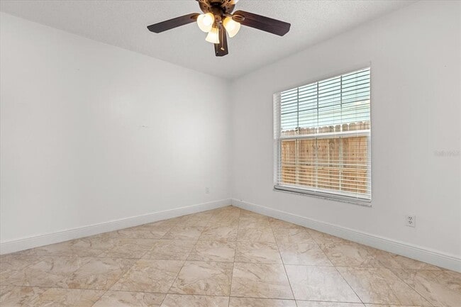 Building Photo - 1208 Roma Ct