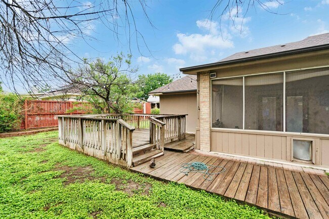 Building Photo - 117 White Feather Trail