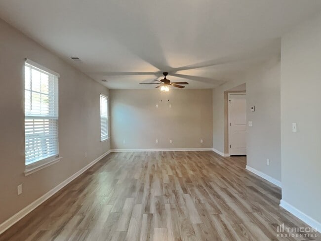 Building Photo - 2902 Cherry Point Ln