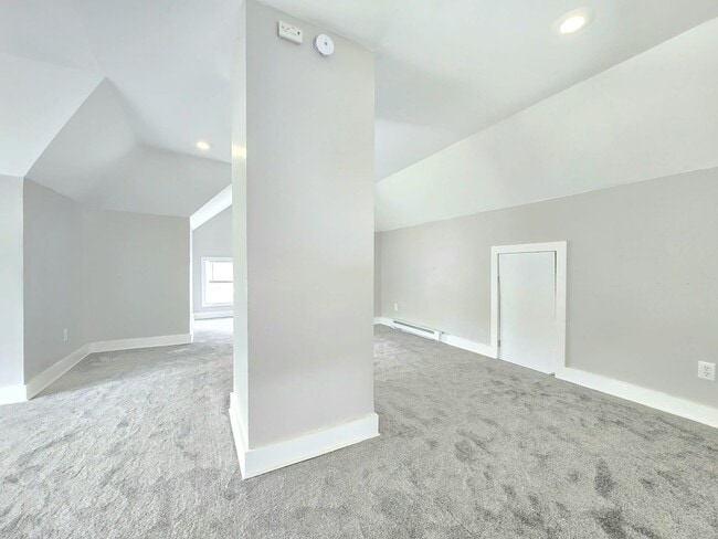 Building Photo - 708 South Bend Ave