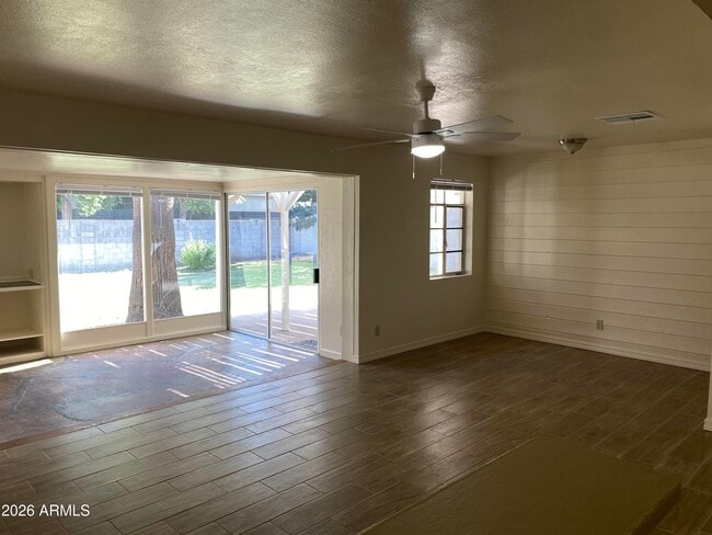 Building Photo - 3207 E Medlock Dr