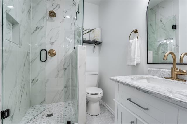 Building Photo - 619 N Hampton Rd