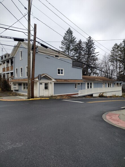 Building Photo - 560 Washington St