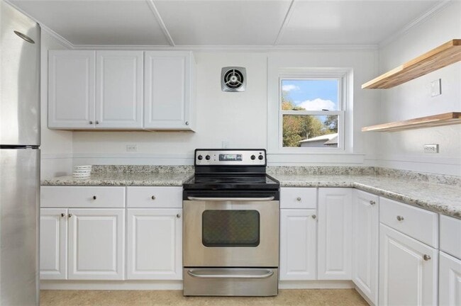 Building Photo - 3461 Kingstown Rd