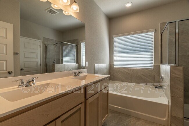 Building Photo - 275 Kinsley Wy