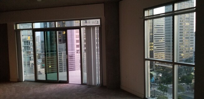 Building Photo - Cortez Hill 2 bed 2bath (downtown), 1217 sqft And Great Views
