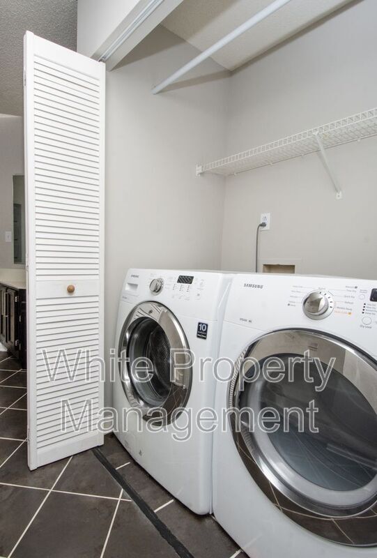 Building Photo - 2555 Stockbridge Dr