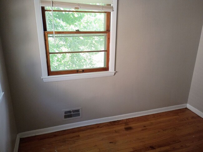 Building Photo - 8120 W Herbert Ave