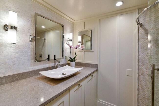 Building Photo - High end, fully furnished (or unfurnished) pair of cottages in Downtown Mill Valley! PROGRESSIVE