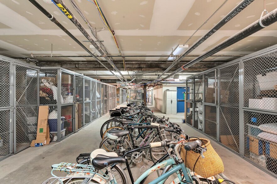 Building Photo - 941 Penn Ave