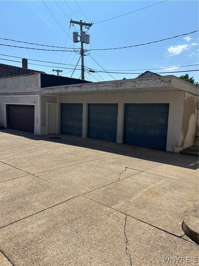 Building Photo - 473 Virginia St