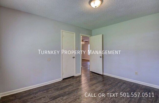 Building Photo - 2 E Laramie Dr
