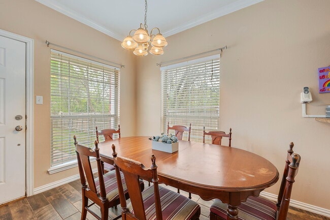 Building Photo - 1001 Krenek Tap Rd