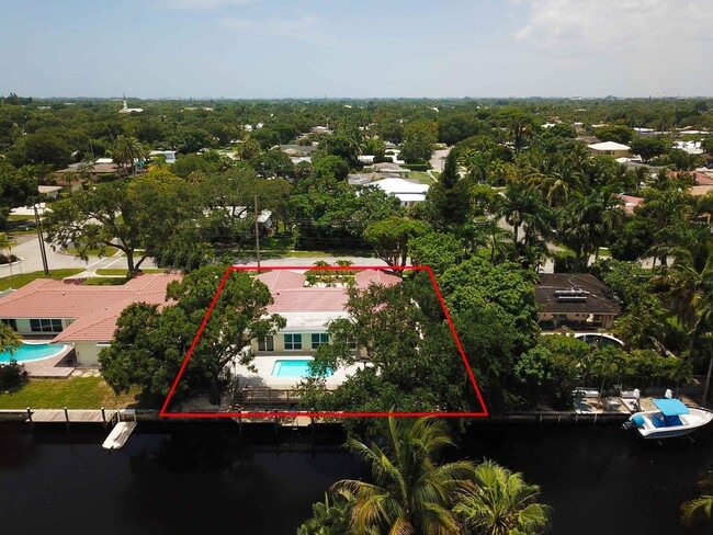 Building Photo - 709 W Royal Palm Rd