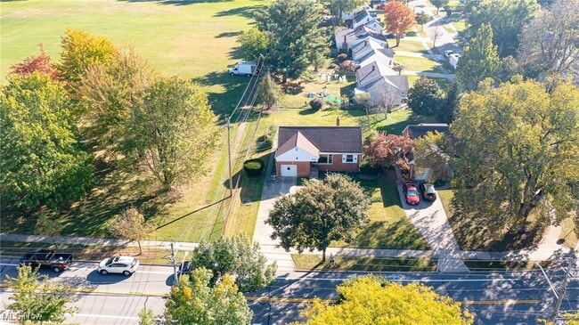 Building Photo - 4880 Anderson Rd